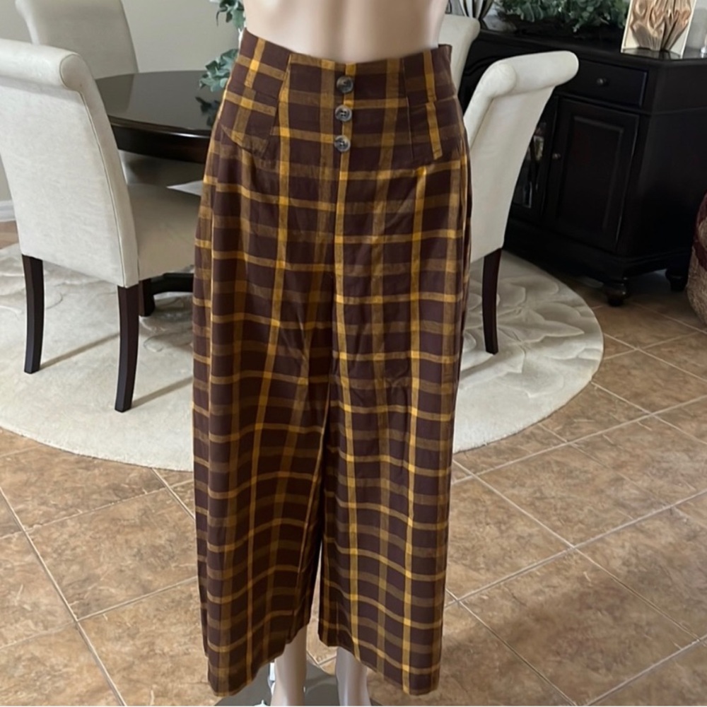super cute & comfy academia crop pants